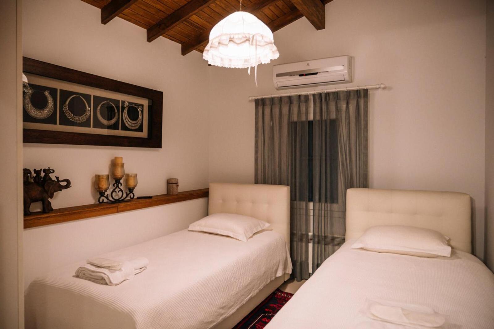 Otel Od Urla Exterior foto
